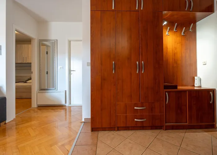 29 Apartment *